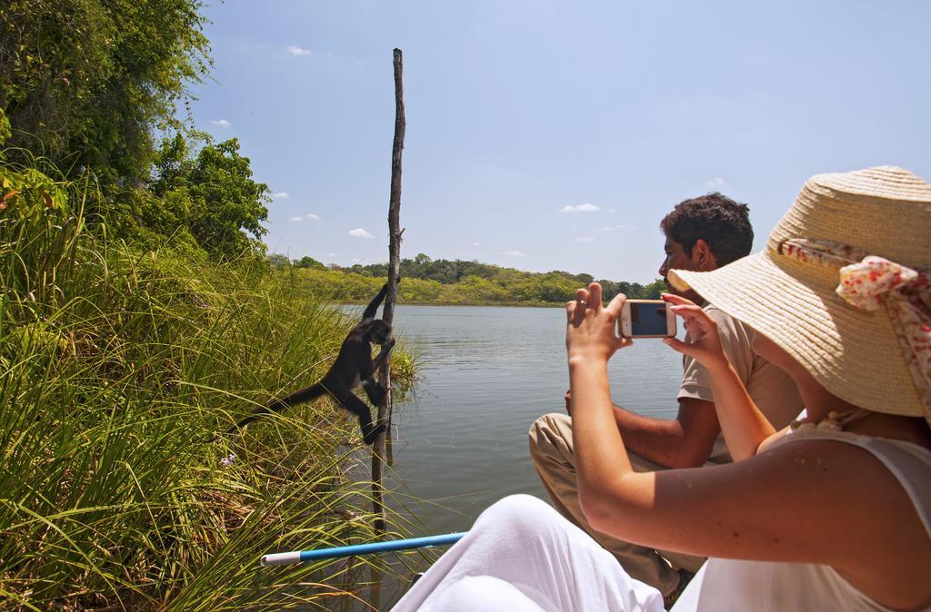 Las Lagunas Boutique Hotel Flores Eksteriør bilde