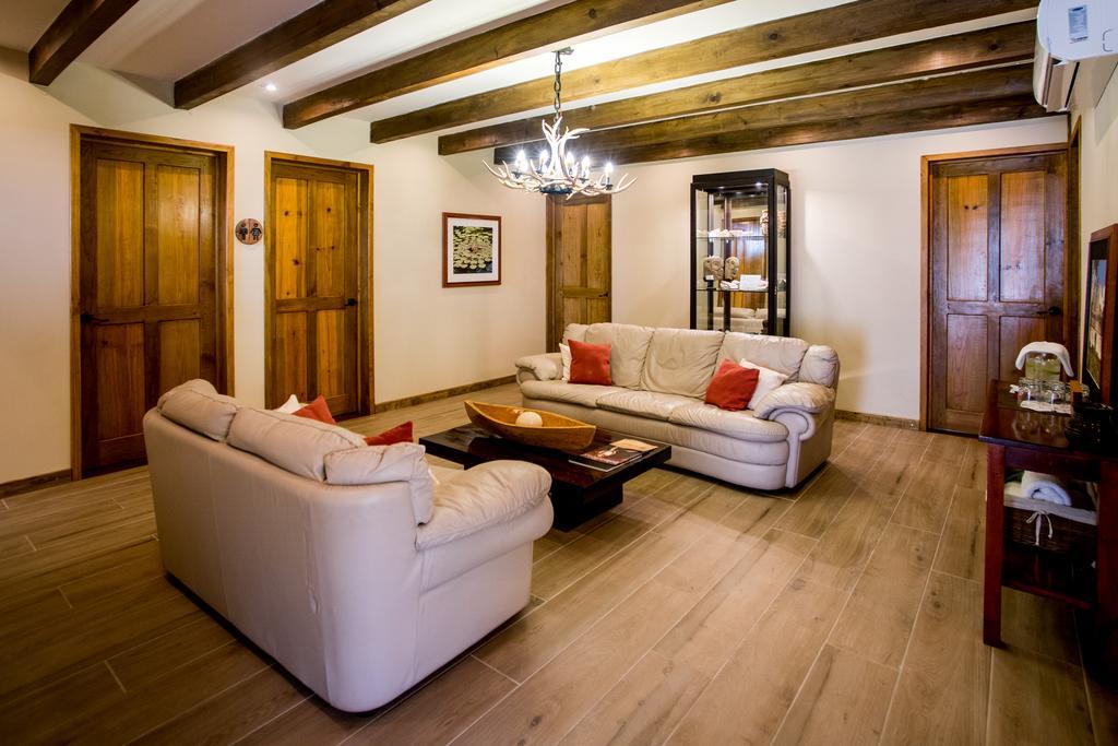 Las Lagunas Boutique Hotel Flores Eksteriør bilde